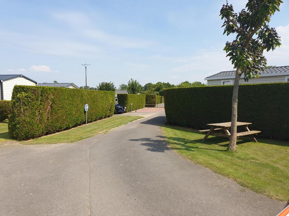 Le Clos Tranquille Hotel Gonneville-en-Auge Exterior foto